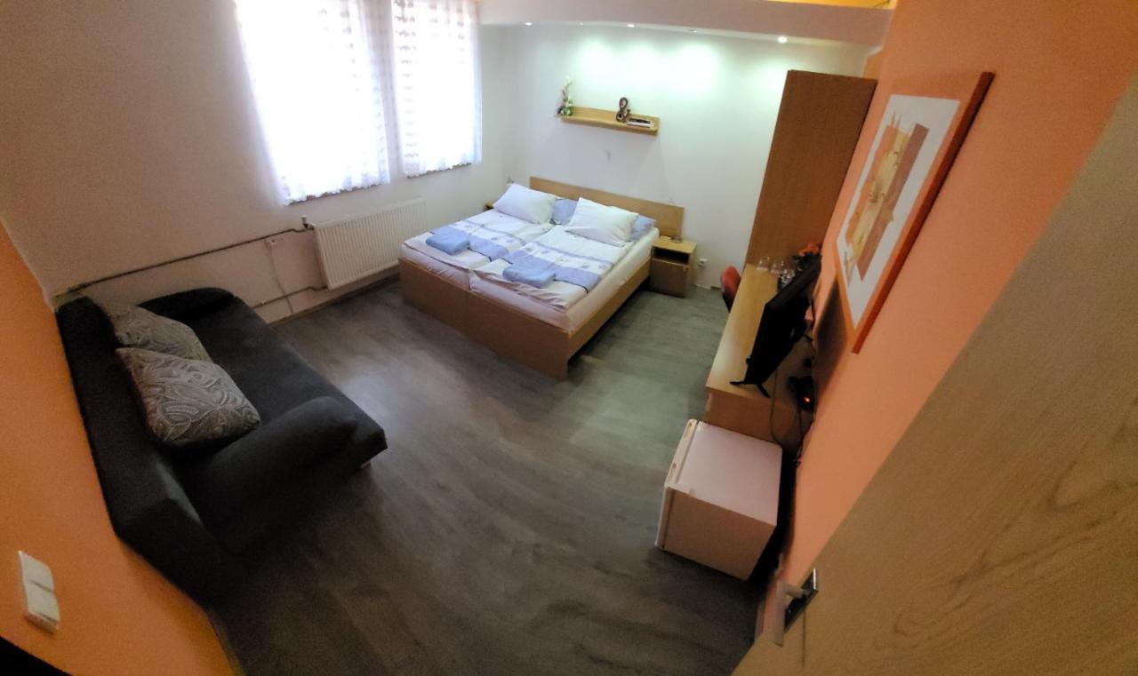 Hotel Gol Prostějov Buitenkant foto
