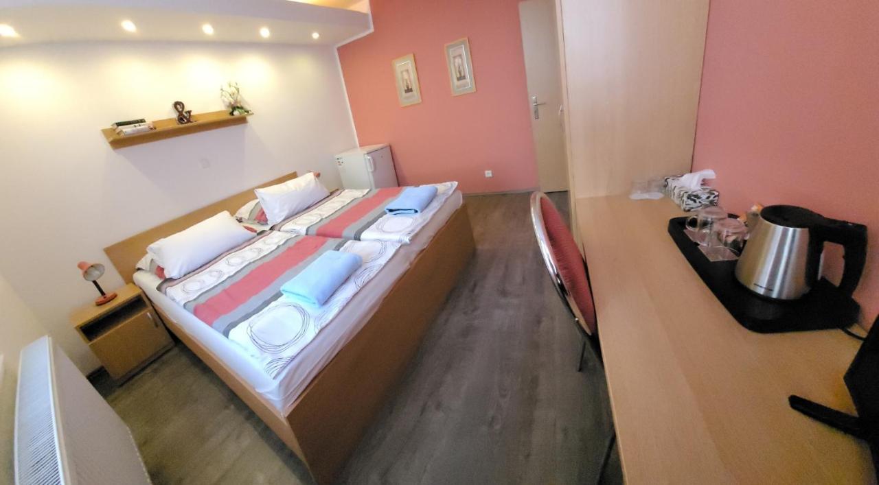 Hotel Gol Prostějov Buitenkant foto
