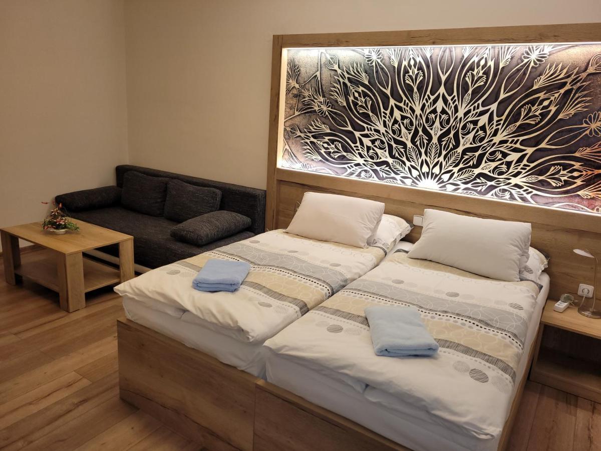 Hotel Gol Prostějov Buitenkant foto