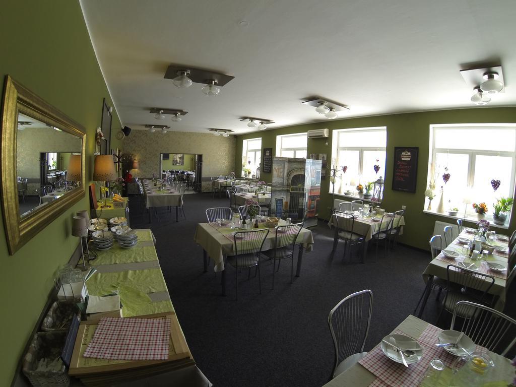 Hotel Gol Prostějov Buitenkant foto