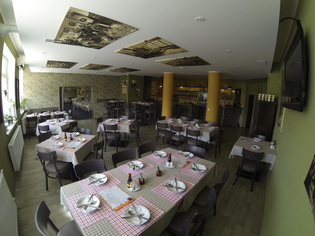 Hotel Gol Prostějov Buitenkant foto